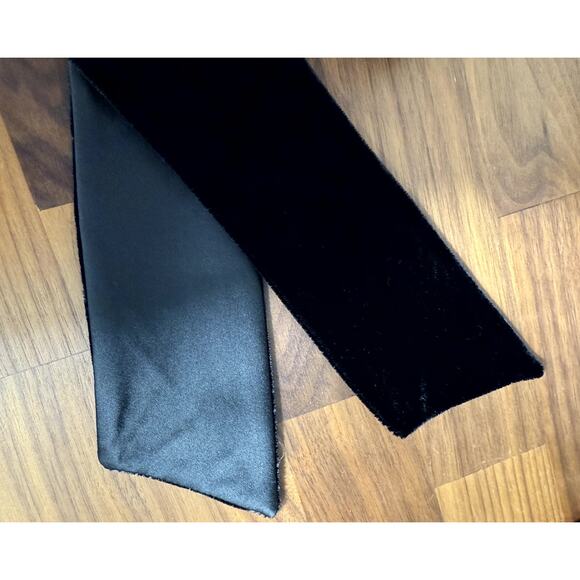 Lafayette 148 New York Black sleeveless velvet size P tie front dress. - Picture 8 of 10